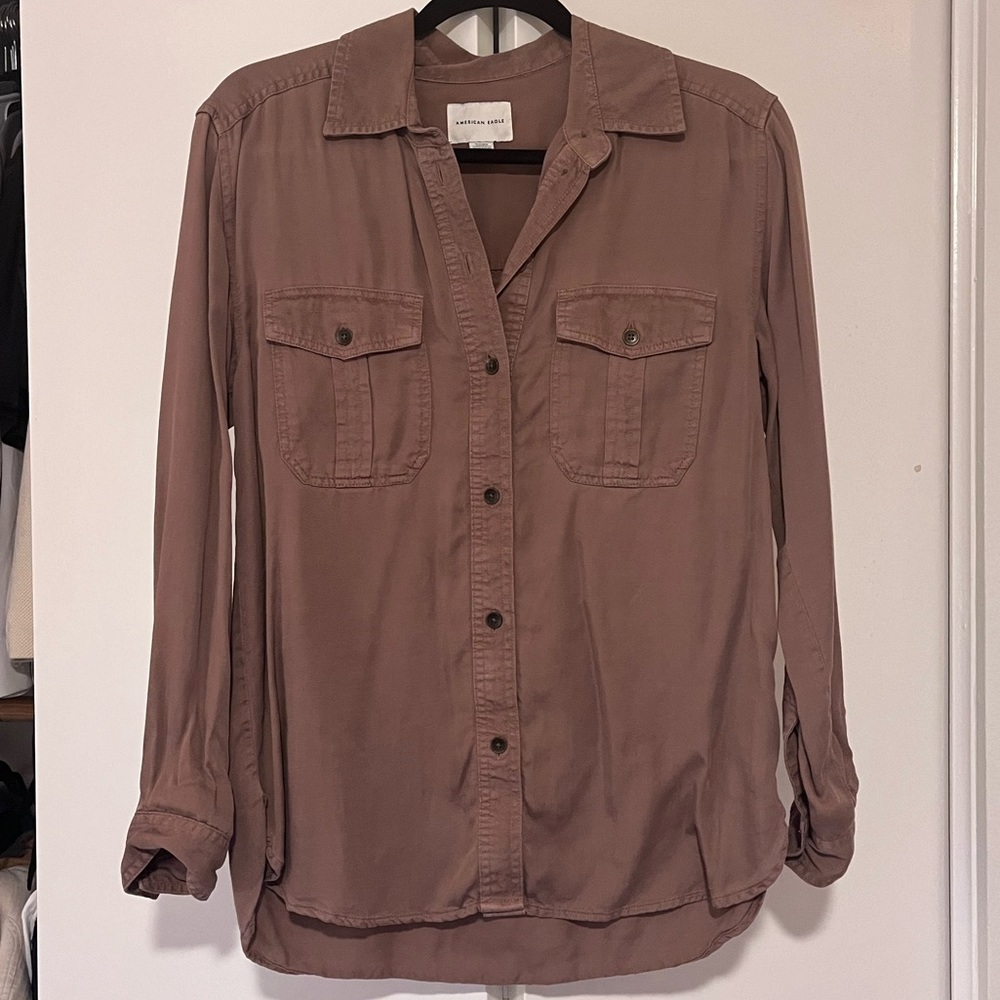 American Eagle Mauve Button Up